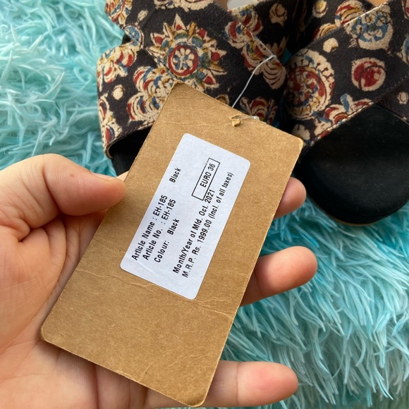 Taavi Black & Beige Ethnic Printed Open Tie Wedges - Picture 13 of 13